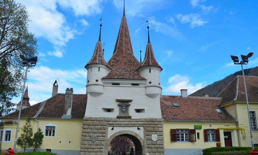 la puerta Santa Catalina de Brasov