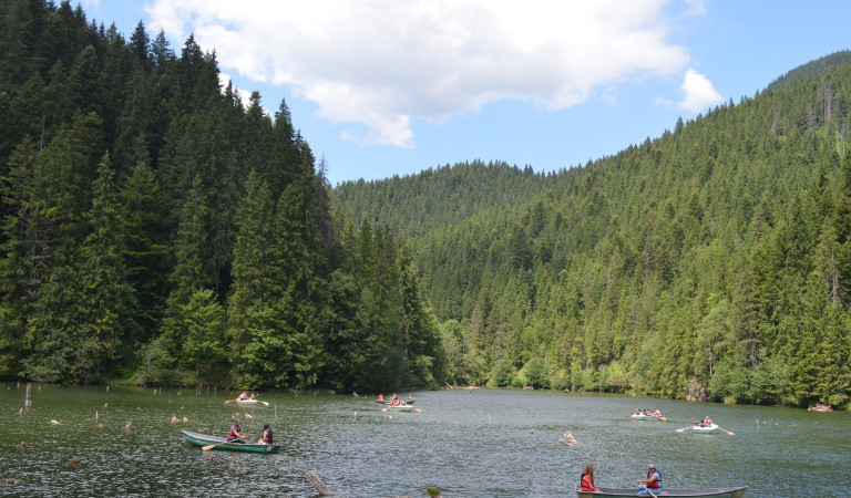 el Lago Rojo Rumania