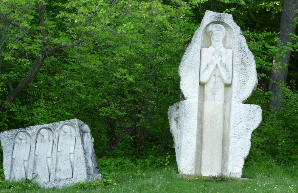 campo esculturas Rumania