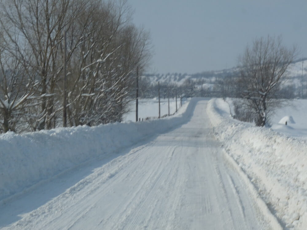 casa rural en invierno en rumania