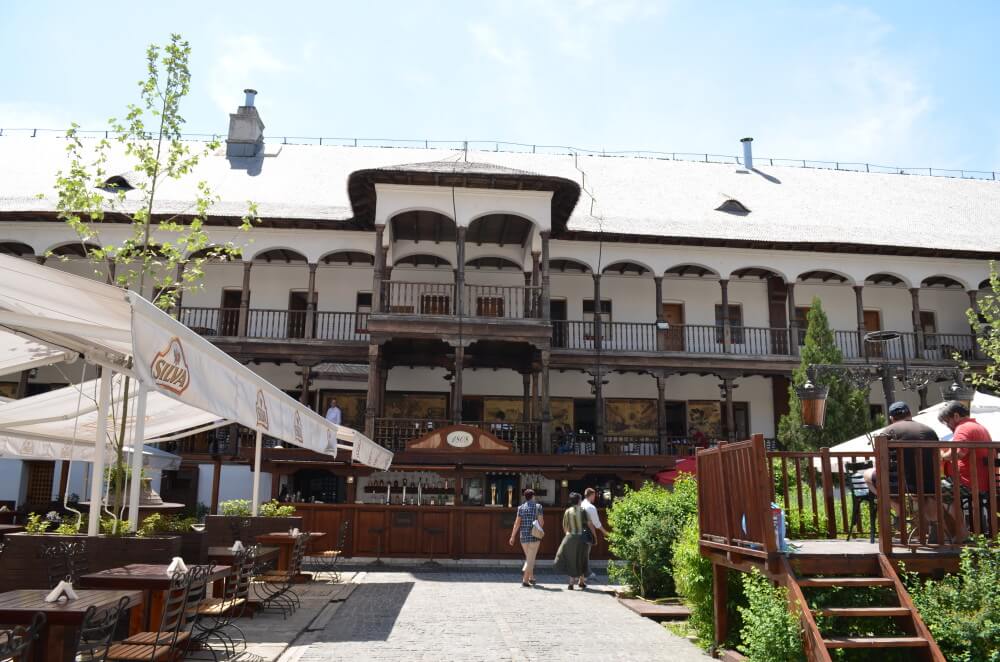 restaurantes tipicos de bucarest