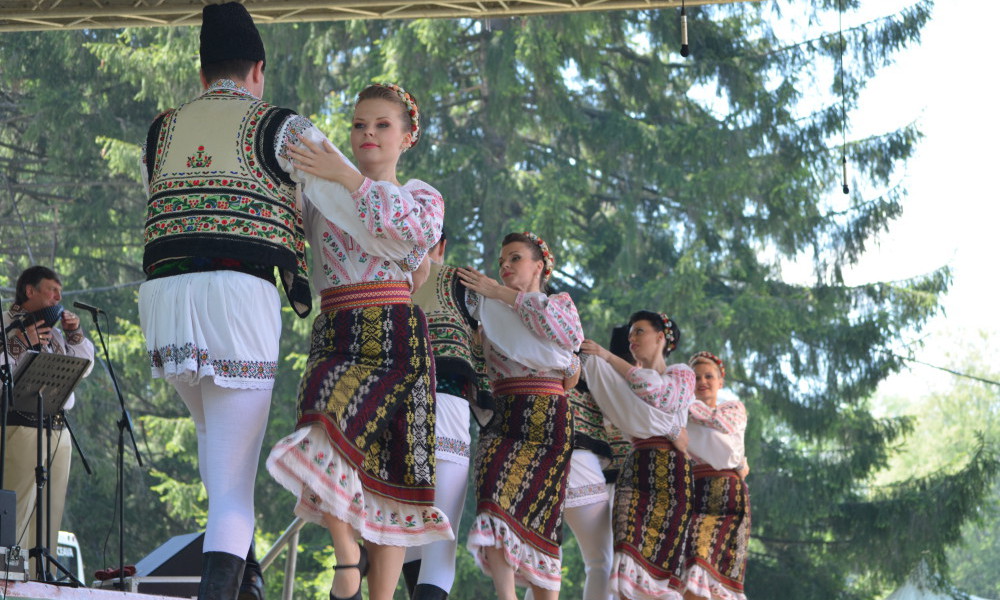 bailes tipicos bucovina