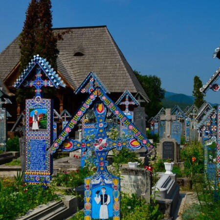 El cementerio alegre de Sapanta, Maramures