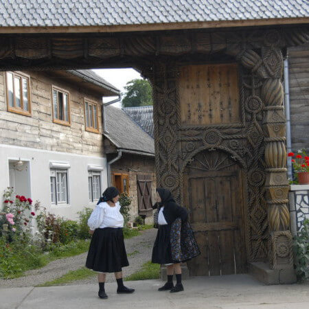 Puerta tallada, Maramures, Rumania