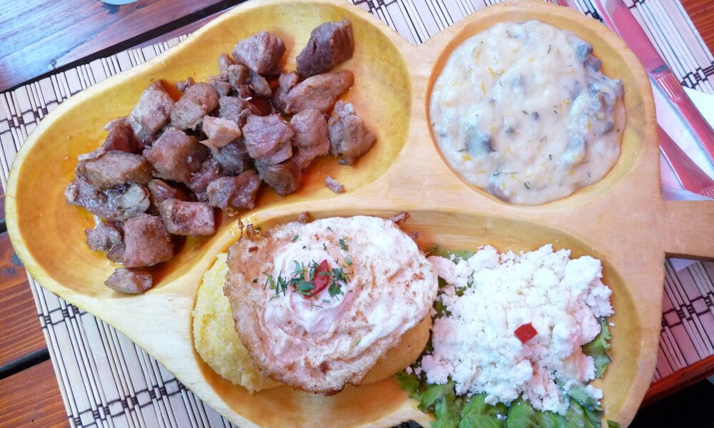 Platos de comida tradicional rumania