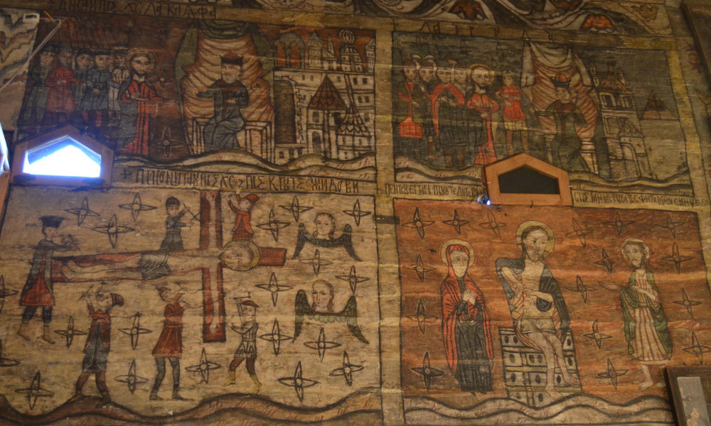 frescos iglesia de madera desesti maramures