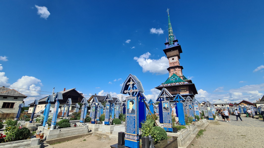 iglesia ortodoxa del cementerio alegre Sapanta