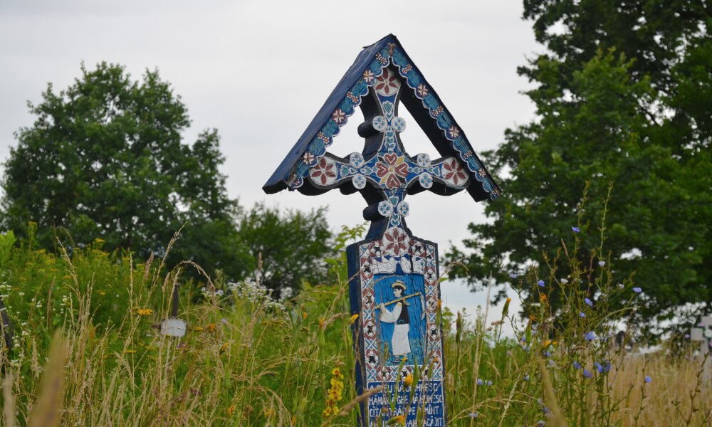 el cementerio alegre sapanta, maramures rumania