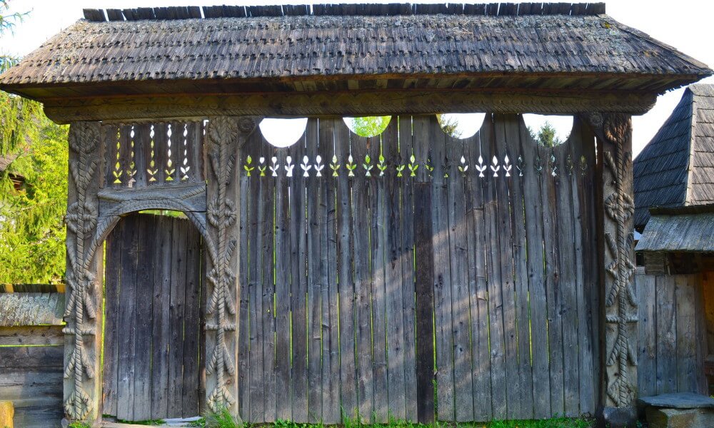 Turismo Maramures, Puerta tallada, Rumania