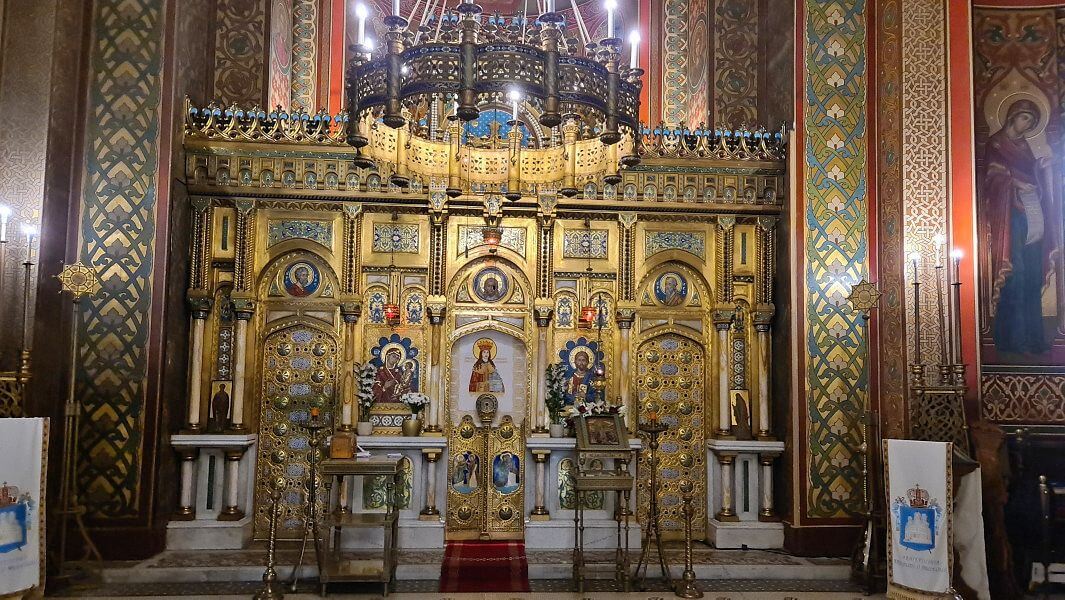 interior del monasterio Curtea de Arges