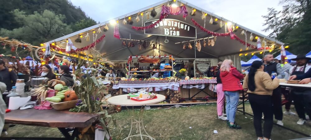 que emociona a los turistas en Rumania