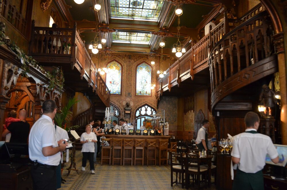 restaurante Caru cu bere