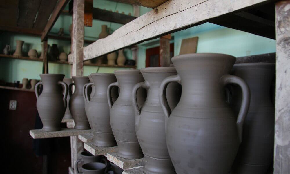 Ceramica negra en Marginea, Bucovina, Rumania